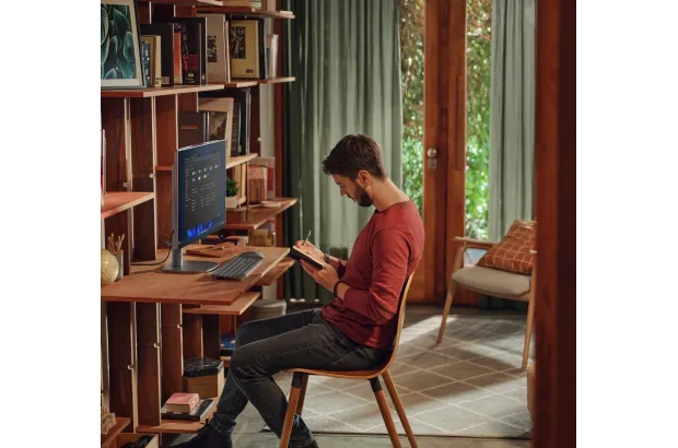 Komputer HP OmniStudio X AiO 27-cs0755ng / AQ5P1EA / Intel Ultra 5 / 16GB / SSD 1TB / Arc / FHD / Win 11 Pro / Dotyk / Srebrny