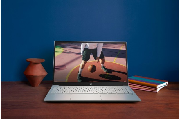 HP Pavilion 15-eh3333nw / 9R3C1EA / AMD Ryzen 5 / 32GB / SSD 2TB / AMD Radeon / FullHD / Win 11 Pro / Srebrny