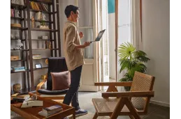 HP Pavilion 15-eh3333nw / 9R3C1EA / AMD Ryzen 5 / 32GB / SSD 2TB / AMD Radeon / FullHD / Win 11 Pro / Srebrny