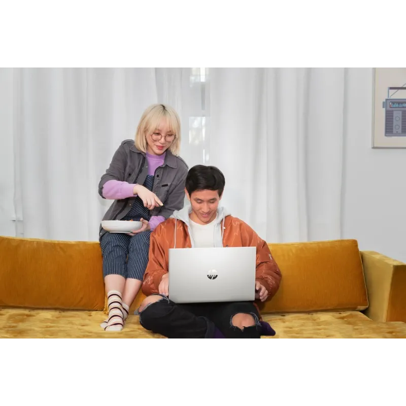 HP Pavilion 15-eh3333nw / 9R3C1EA / AMD Ryzen 5 / 32GB / SSD 1TB / AMD Radeon / FullHD / Win 11 / Srebrny