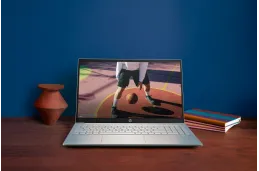 HP Pavilion 15-eh3333nw / 9R3C1EA / AMD Ryzen 5 / 32GB / SSD 1TB / AMD Radeon / FullHD / Win 11 / Srebrny