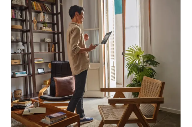 HP Pavilion 15-eh3333nw / 9R3C1EA / AMD Ryzen 5 / 32GB / SSD 1TB / AMD Radeon / FullHD / Win 11 / Srebrny