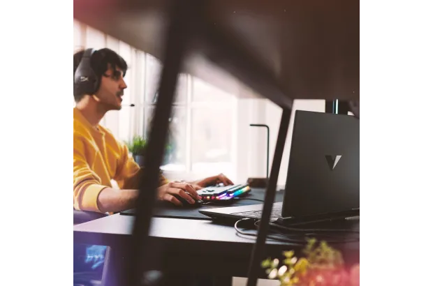 Laptop dla gracza HP Victus 15-fa2701wm / B8LN4UA / Intel i5-13 / 32GB / SSD 2TB / Nvidia RTX 4050 / 144Hz / FullHD / Win 11