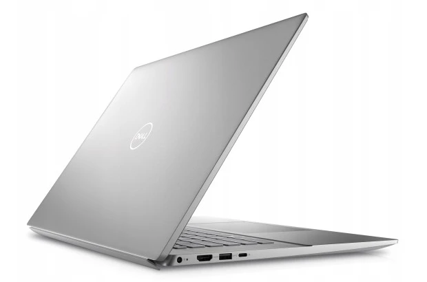 OUTLET Laptop Dell Inspiron 5620 / INS0129312-R0021566 / Intel Core i5 / 8GB / SSD 512GB / Intel Xe / FullHD / Win 11