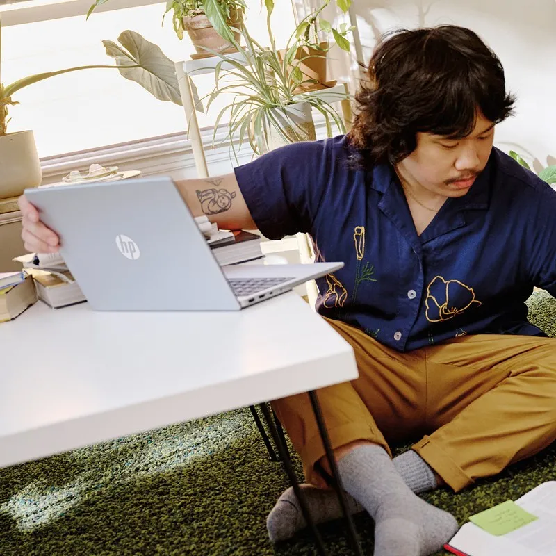 Laptop HP 14-ep1063cl / 9R8T2UA / Intel Core 3-100U / 12GB / SSD 512GB / Intel UHD / FullHD / Win 11 / Srebrny