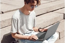 Laptop LG Gram Book / 15U50T-G.ARS2U1 / Intel i5-13 / 8GB / SSD 512GB / Intel Iris Xe / FullHD / Win 11 / Srebrny