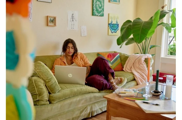 Laptop HP 15-fd0105ds / A93VBUA / Intel N100 / 4GB / UFS 128GB / Intel UHD / HD / Dotyk / Win 11 / Niebieski