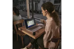 Laptop HP EliteBook 840 G11 / A31Z9EC / Ultra 5 / 32GB / SSD 512GB / Intel Graphics / WUXGA / 4G WWAN / Win 11 Pro / Srebrny