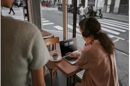 Laptop HP EliteBook 830 G10 / 8Q4P7EC / Intel i5-13 / 32GB / SSD 512GB / Intel Xe / WUXGA / Win 11 Pro / Srebrny