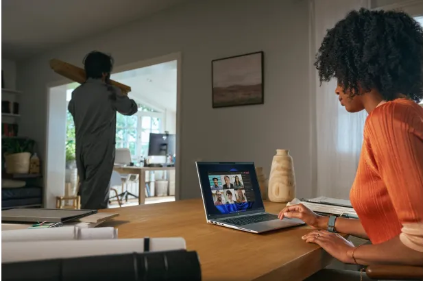 Laptop HP EliteBook 830 G10 / 8Q4P7EC / Intel i5-13 / 32GB / SSD 1TB / Intel Xe / WUXGA / Win 11 Pro / Srebrny