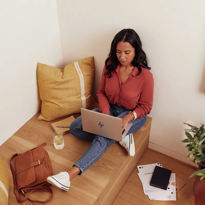 Laptop HP EliteBook 835 G10 / AV2J1E8 / Ryzen 5 7540U / 16GB / SSD 1TB / Radeon / WUXGA / Win 11 Pro / Srebrny