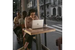 Laptop HP EliteBook 840 G11 / 9G0E5ET / Ultra 5 125U / 16GB / SSD 512GB / Intel Graphics / WUXGA / Win 11 Pro / Srebrny