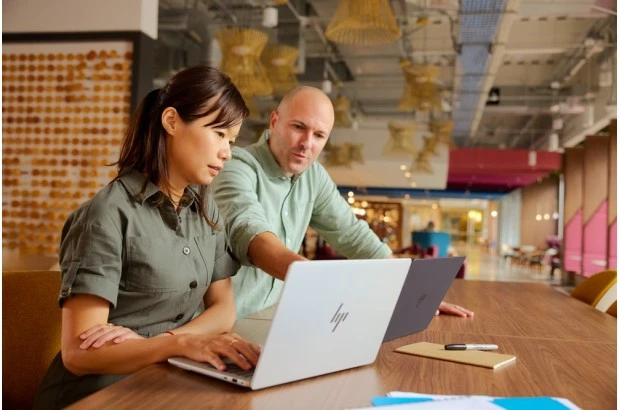 Laptop HP EliteBook X G1a 14 / B9ZW9ET / Ryzen AI 9 HX PRO / 64GB / SSD 2TB / Radeon 890M / 2.8K OLED / Win 11 Pro / Srebrny