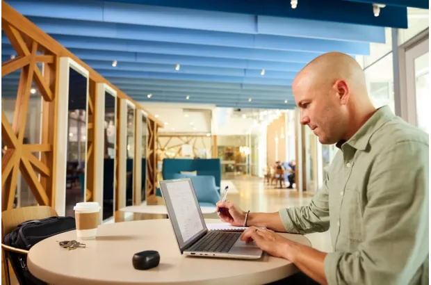 Laptop HP EliteBook X G1a 14 / B9ZX0ET / Ryzen AI 7 PRO / 64GB / SSD 1TB / Radeon 880M / WUXGA / Win 11 Pro / Srebrny