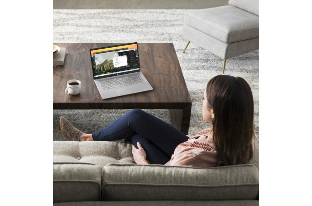 Laptop HP 17-cn3124nw / 9Q389EA / Intel i5-13 / 32GB / SSD 1TB / Intel Xe / FullHD / Win 11 / Srebrny