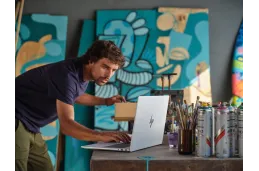 Laptop Envy HP 17-da0047nr / 9V8M3UA / Intel Ultra 7 / 32GB / SSD 1TB / Intel Arc / FHD / DOTYK / Win 11 / Srebrny