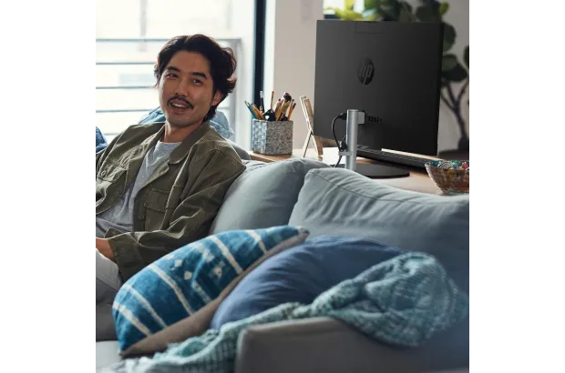 Komputer All in One HP 24-cr0034nl / 975B2EA / Intel N200 / 8GB / SSD 256GB / Intel UHD / FullHD / Win 11 / Biały