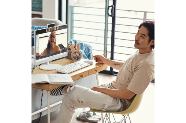 Komputer All in One HP 24-cr0013ne / 9E914EA / Ryzen 7 / 16GB / SSD 1TB / AMD Radeon / FullHD / Win 11 Pro / Biały