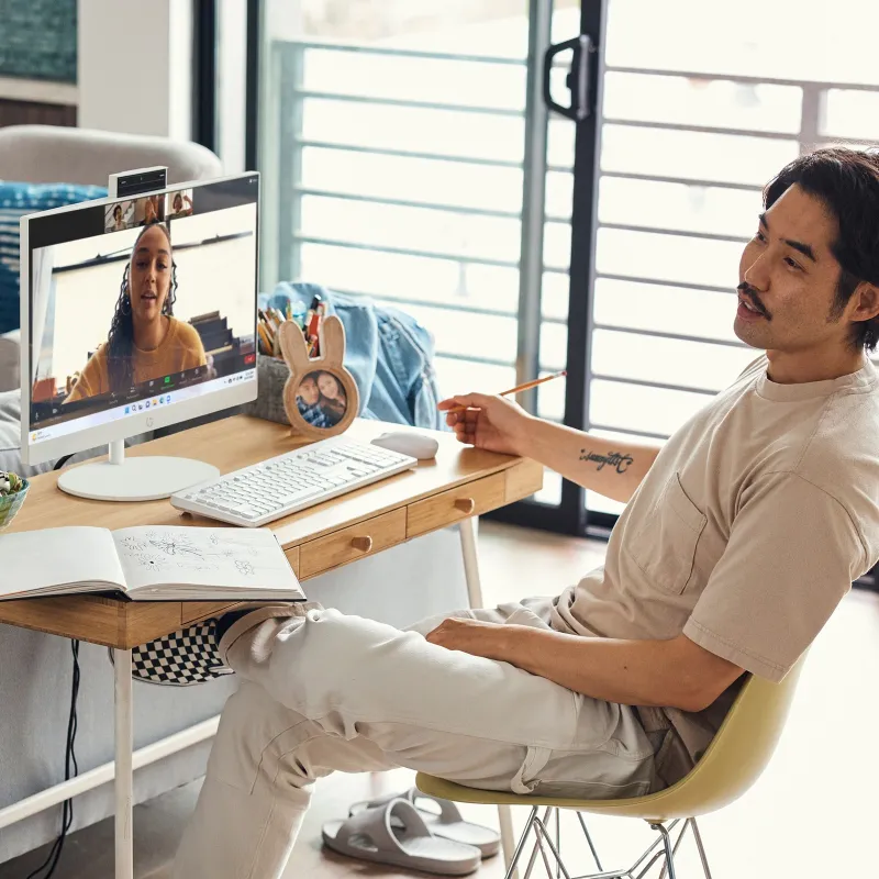 Komputer All in One HP 24-cr1004ne / B3WU6EA / Ultra 7 / 16GB / SSD 512GB / Intel Iris Xe / FullHD / FreeDOS / Biały