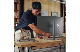 Komputer HP OmniStudio X AiO 32-c0005nw / B4LE4EA / Intel Ultra 7 / 32GB / SSD 1TB / Intel Arc / 4K / Win 11 / Szary