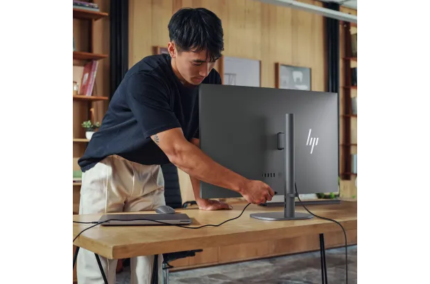 Komputer HP OmniStudio X AiO 32-c0005nw / B4LE4EA / Intel Ultra 7 / 64GB / SSD 2TB / Intel Arc / 4K / Win 11 / Szary