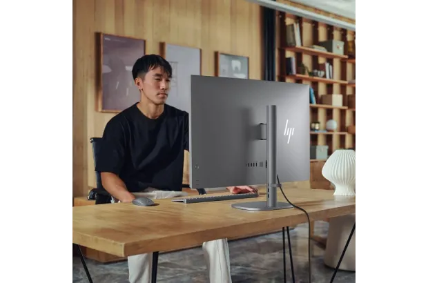 Komputer HP OmniStudio X AiO 32-c0005nw / B4LE4EA / Intel Ultra 7 / 64GB / SSD 2TB / Intel Arc / 4K / Win 11 / Szary