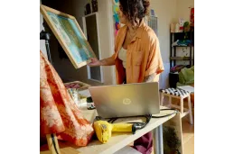 Laptop HP 15-fd0150wm / B8LA9UA / Intel i5-13 / 8GB / SSD 512GB / Intel Iris Xe / FullHD / Dotyk / Win 11 / Srebrny