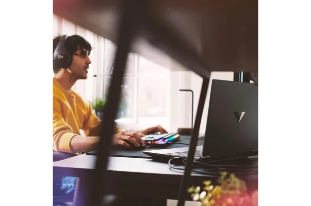 Laptop Gamingowy HP Victus 15-fa2013dx  / B95WHUA / Intel i5 / 16GB / SSD 1TB / Nvidia RTX3050 / FullHD / Win 11 Pro / Czarny