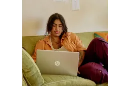 Laptop HP 15-fd1008ca / 9X2S5UA / Ultra 5-125H / 16GB / SSD 1TB / Intel Arc / FullHD / Win 11 / Srebrny