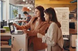 Laptop HP EliteBook 630 G11 / BT0Y3U8 / Ultra 7 165U / 32GB / SSD 256GB / Intel Xe / WUXGA / Win 11 Pro / Srebrny