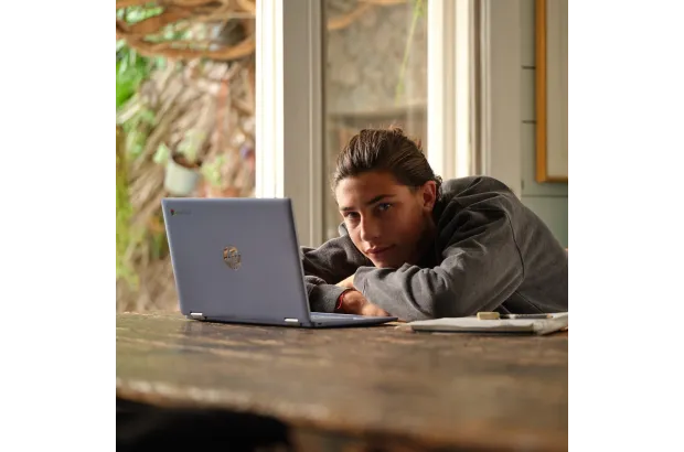 Laptop dla ucznia HP Chromebook  14a-nf0018ca / A4TJ4UA / Intel N100 / 4GB / 128GB USF / Intel HD / HD / Chrome OS / Srebrny