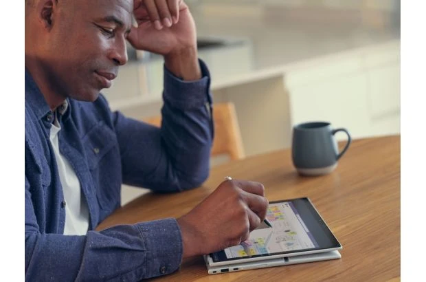 HP EliteBook 8 FLIP G1i 13 / C51G9ET / Ultra 5 / 16GB / SSD 512GB / Intel Graphics / WUXGA / Dotyk / Win 11 Pro / Srebrny