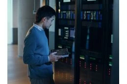 HP EliteBook 8 FLIP G1i 13 / C51G9ET / Ultra 5 / 16GB / SSD 512GB / Intel Graphics / WUXGA / Dotyk / Win 11 Pro / Srebrny