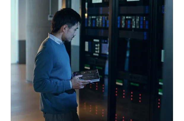 HP EliteBook 8 FLIP G1i 13 / C51MSET / Ultra 7 / 32GB / SSD 1TB / Intel Graphics / WUXGA / Dotyk / Win 11 Pro / Srebrny