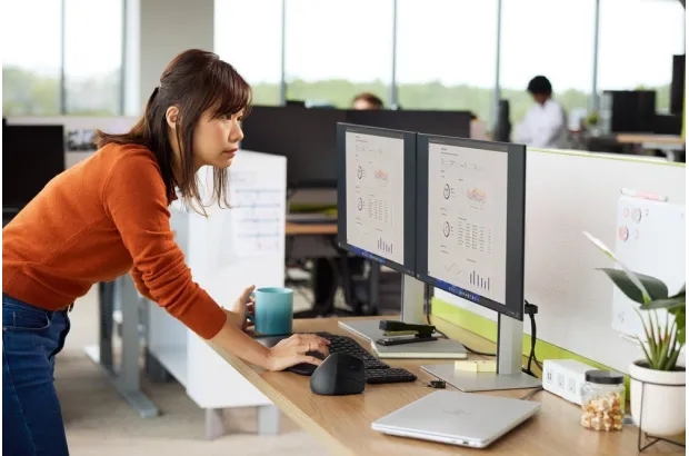 Laptop HP EliteBook X G1a 14 / B9ZX1ET / Ryzen AI 7 PRO / 32GB / SSD 1TB / Radeon 880M / WUXGA / Win 11 Pro / Srebrny