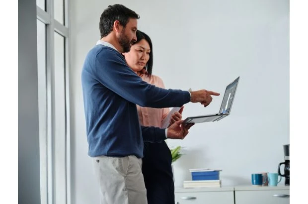 HP EliteBook 6 G1i 13.3 / C51GXET / Ultra 5 / 16GB / SSD 512GB / Intel Graphics / WUXGA / Win 11 Pro / Srebrny