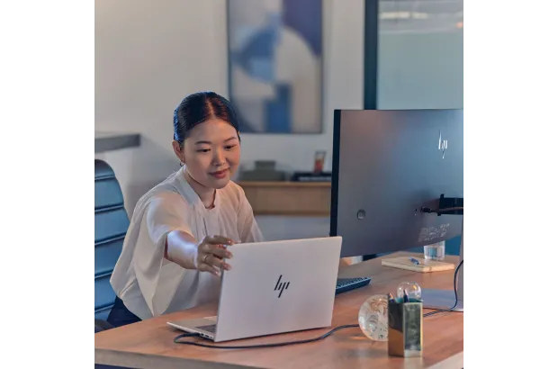 Laptop biznesowy HP EliteBook 8 G1a 14 / C51HCET / Ryzen AI Pro / 32GB / SSD 1TB / AMD Radeon 860M / WUXGA / Win 11 Pro