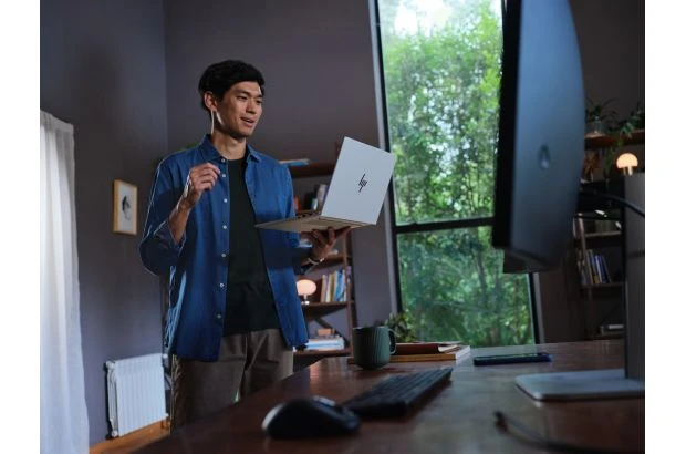 HP EliteBook 8 G1a 16 / C51G5ET / Ryzen AI Pro / 16GB / SSD 512GB / AMD Radeon 860M / WUXGA / Win 11 Pro / Srebrny