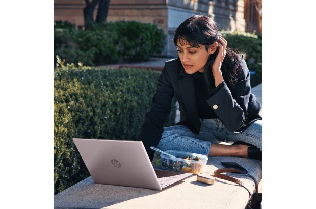 Laptop HP 14-cf2112wm / 5T9T7UA / N4120 / 8GB / 128GB (64GB eMMC + 64GB Pendrive) / Intel UHD / Win 11 / OFFICE 365 / Różowy