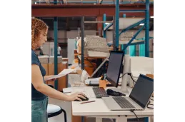 Biznesowy Laptop HP ProBook 450 G10 / AD1G6ET / Intel i5-13 / 16GB / SSD 512GB / Intel Xe / FullHD / Win 11