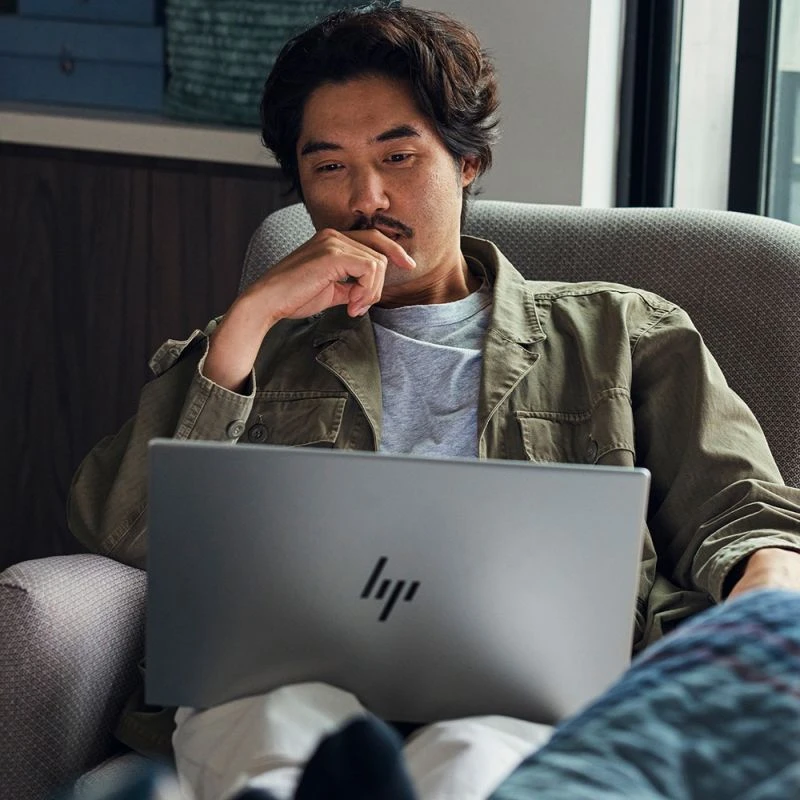 Laptop do pracy HP 17-cw0004nj / 8C684EA / Intel i7 / 32GB / SSD 1TB / Intel Xe / 4K / Win 11 /Srebrny