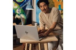 Laptop do pracy HP 17-cw0004nj / 8C684EA / Intel i7 / 32GB / SSD 1TB / Intel Xe / 4K / Win 11 /Srebrny