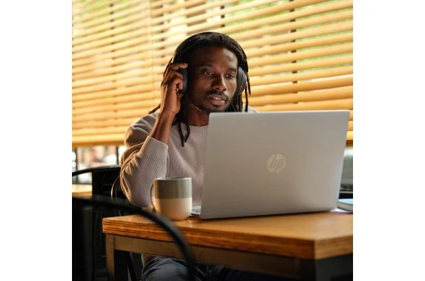 Laptop 16-ag0015nw / B4MC1EA / Ryzen 5 / 16GB / 512GB / AMD Radeon / 2k / Win 11 / Szary