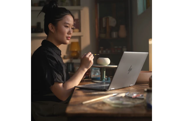 Laptop HP Envy x360 14-fa0026ne / A9FU3EA / Ryzen 7 / 16GB / 1TB / AMD Radeon Graphics / WUXGA / Dotyk / Win 11 / Srebrny