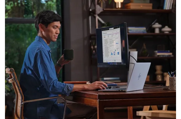 Laptop HP EliteBook 8 G1i 14 / C51GHET / Ultra 7 / 32GB / 1TB / Intel Graphics / WUXGA / Win 11 Pro / Srebrny