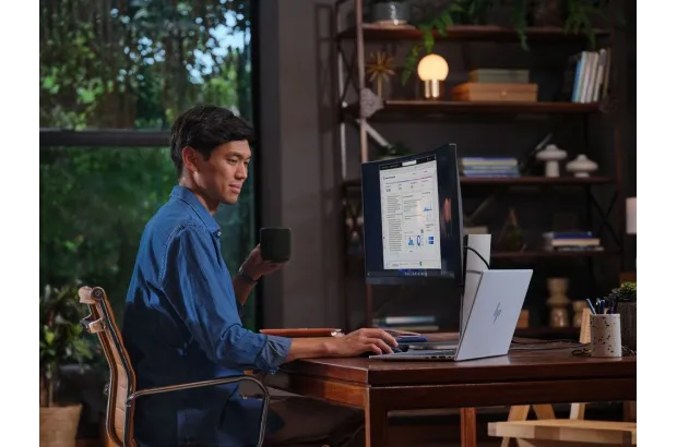 Laptop HP EliteBook 8 G1i 16 / C51LLET / Ultra 7 / 16GB / 512GB / Intel Graphics / WUXGA / Win 11 Pro / Srebrny