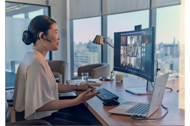 Laptop HP EliteBook 8 G1i 16 / C51M6ET / Ultra 7 / 32GB / 1TB / Intel Graphics / WUXGA / Win 11 Pro / Srebrny