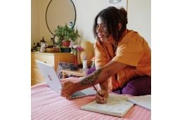 Laptop HP Laptop 15-fc0104ds / A49TFUA / AMD Athlon / 4GB / 1TB / AMD Radeon Graphics / HD / Dotyk / Win 11 / Różowy