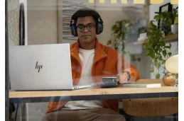 Laptop HP OmniBook 7 17-DC / B93R4UA / Ultra 7 / 32GB / 1TB / RTX 4050 / FullHD / Dotyk / Win 11 / Srebrny