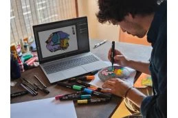 Laptop HP OmniBook 5 Laptop AI 16-af1095cl / BA3S1UA / Ultra 9 / 32GB / 1TB / Intel Arc / WUXGA / Dotyk / Win 11 / Srebrny